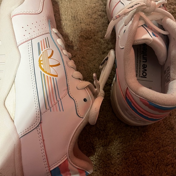 Adidas - Picture 4 of 6